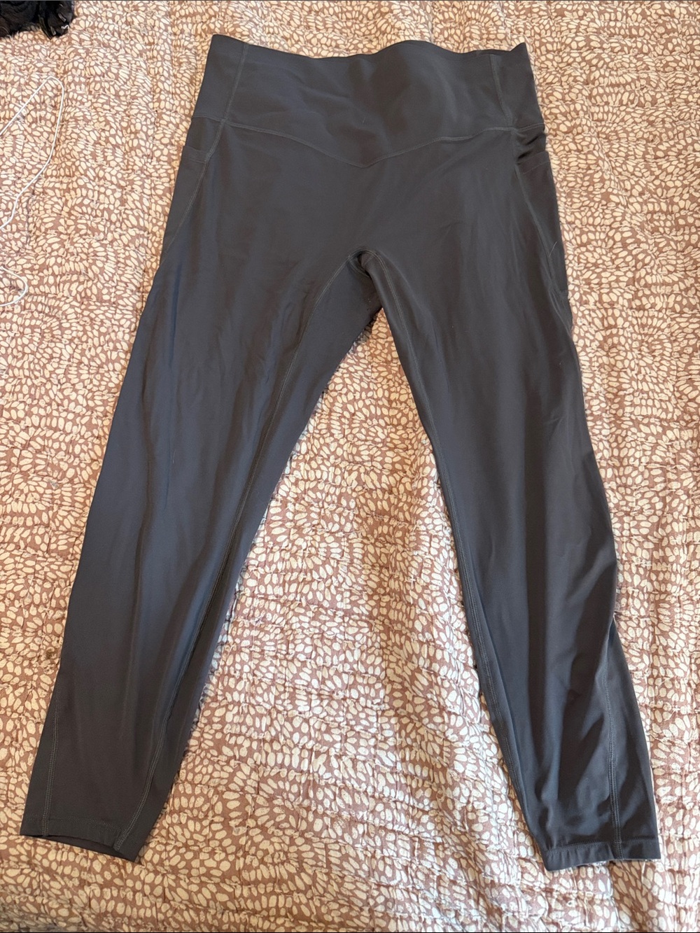 HALARA Gray High-Waist Performance 7/8 Leggings with Tummy Control